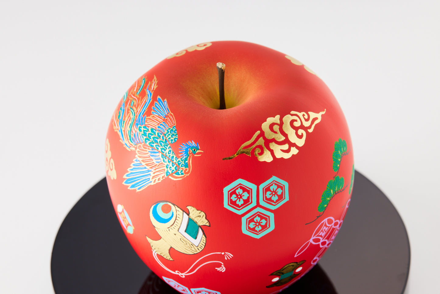 Yoichi Nishiyama Hakata Doll "Apple of Happiness"