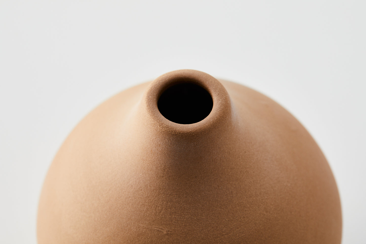 Kikusho Pottery onion vase